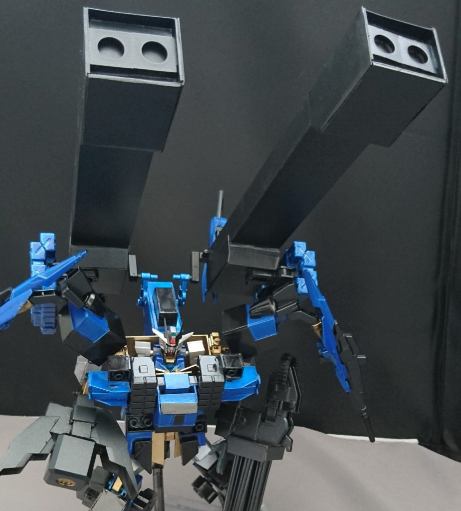 武装7 超大型ブラスター
この機体の主砲で、一番火力が高く広範囲の武器です
※全てプラ板で作りました(。・ω・。)