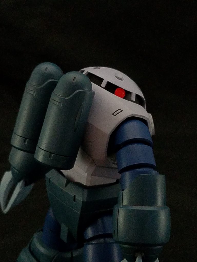 モノアイはHアイズの3.5ミリ。
マグネットセッターとネオジム磁石を利用して、360°可動出来ます。