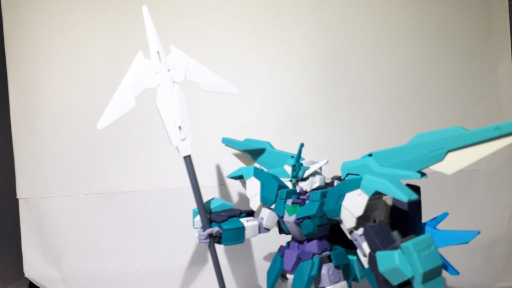 とあるインパルスガンダム改造機の武装をそのままコピー作成して使っている。しかしちゃっかり「インパルスデント」という独自の名前を付けているが、これは「インパルス」と「トライデント」を合わせたネーミング。製作元にリスペクトしていると公言しているので今のところ「あのビルダー」から訴えられたという話は聞かない…。