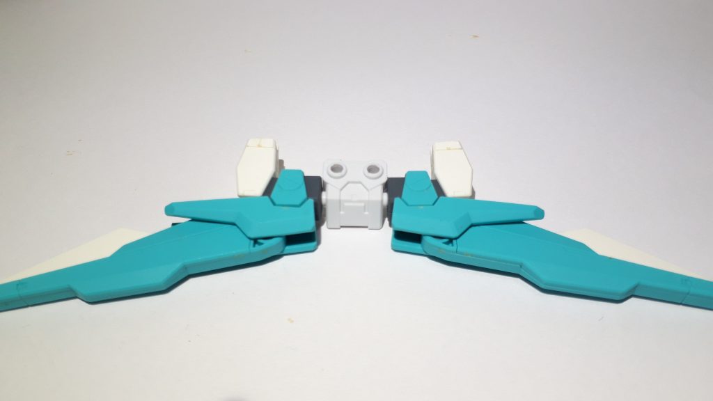 コアガンダムのバックパックに、貴重なクランシェカスタムの腕と武装をそのまま取り付けました。意外とそれっぽく見えるので不思議ですね(笑)