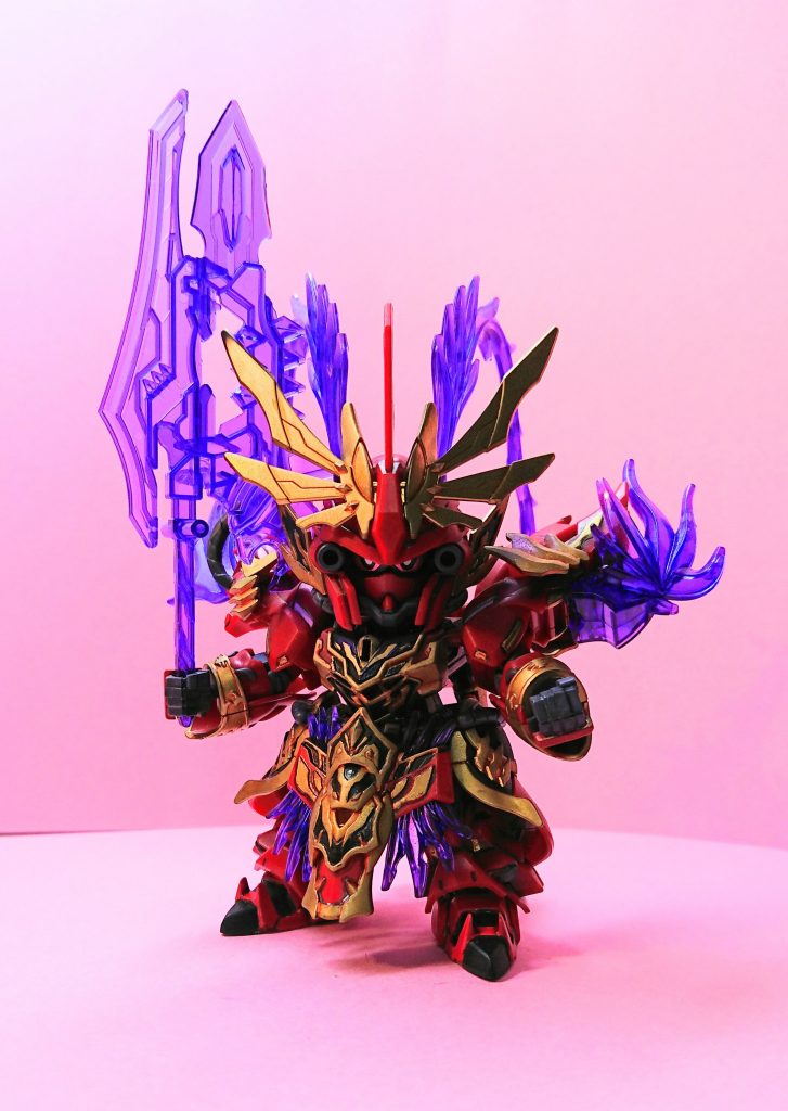 最後に、マスクオフの方天画戟。
クリアパーツ、ロマンですねぇ(*´ω`*)
しかも、紫とか。わかってらっしゃる(≧∇≦)
他のキットも欲しいところですが。いかんせんガンダムベース限定。口惜しいです。(苦笑)
早く国内販売お願いしますよぅ。BANDAIさん(´・ω・`)w