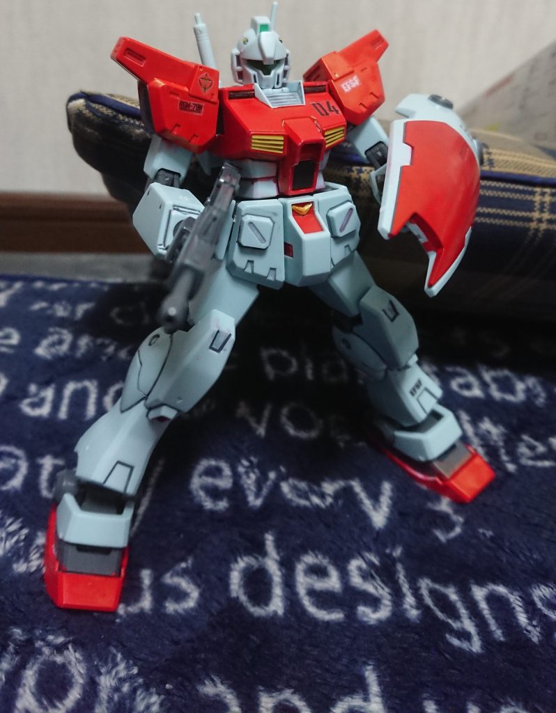 新訳Zにもエゥーゴ側の戦力として登場したジムカスタム。オーガスタ研究所の親エゥーゴ派が横流しした機体なのだろうか?