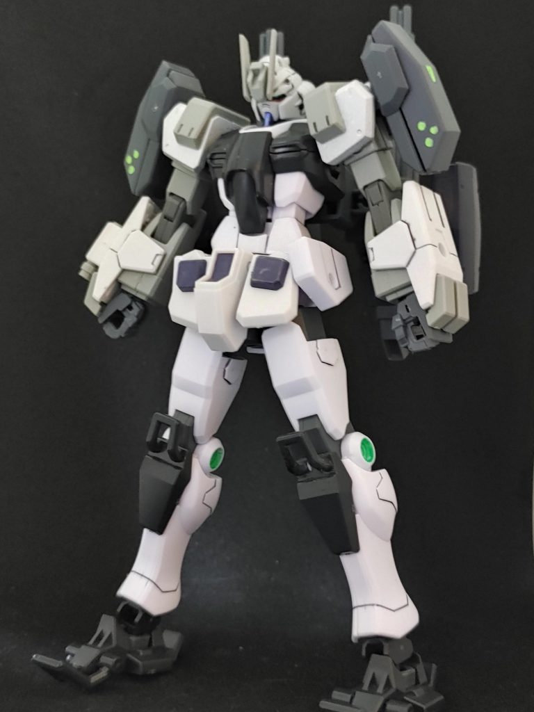 本体はガードフレームがメインで腕はEzSR、腰はベースガンダム、顔はアストレイです