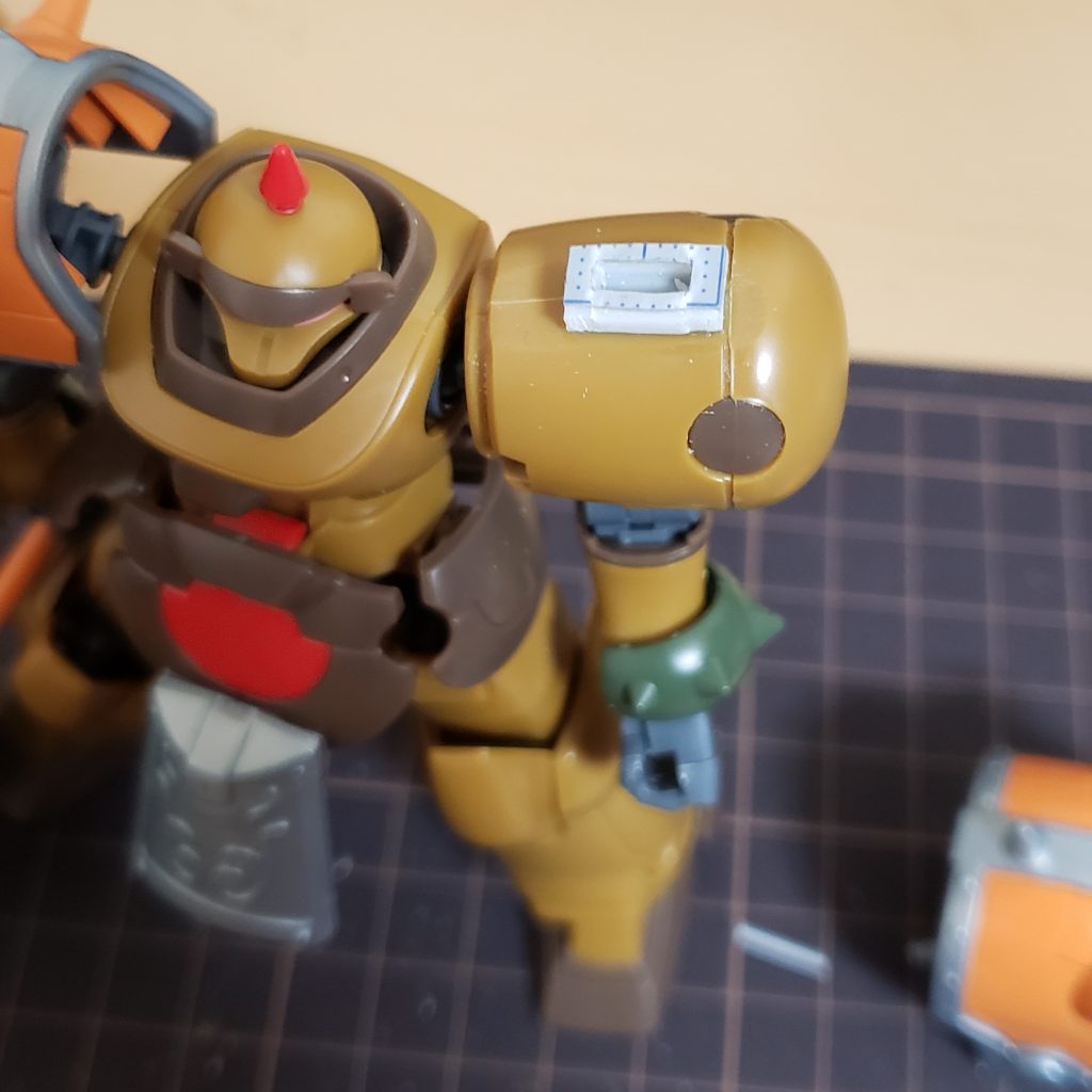 主な工作は肩にちょっとした受けを作ったくらいですね。