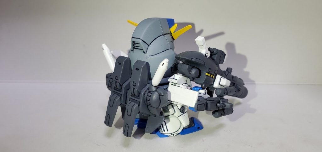 GジェネキットのZZガンダム&メガライダーをFAZZカラーにし、ダブルビームライフルを右腕に取り付けられるようにしています。