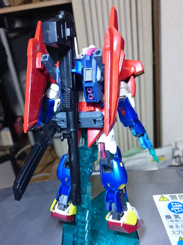 リアビュー
バインダーは旧キットのゼータのフライングアーマーを使用