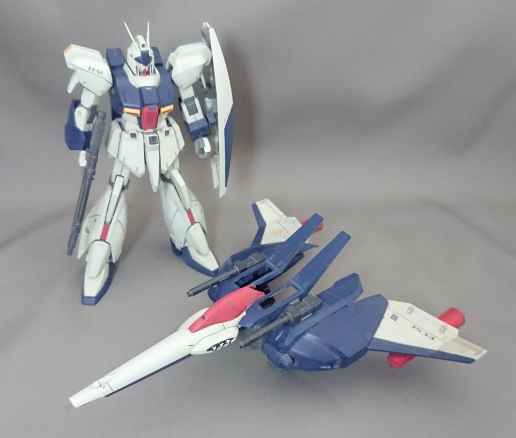 BWSと。翼を塗り分ける時にマスキングテープを使ったのですが剥がすと表面が凸凹に…水性ホビーカラーは十分な乾燥時間が必要なようですね。