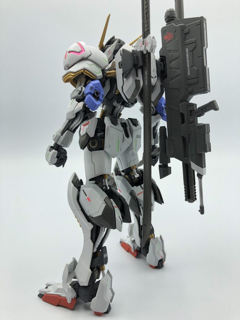 背面。
シリンダー部の銀色が個人的にすごく好きです。