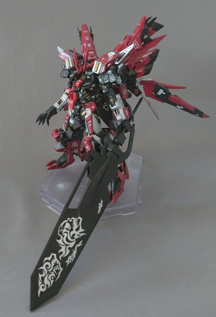 まずは正面です!
今回使用したキットは
HGガンダムヴィタール
HGガンダムアスタロト
HGガンダムバエル
HGガンダムバルバトスルプスレクス
HGディスティニーガンダム
HGシナンジュ×2
HG00ダイバー他多数です