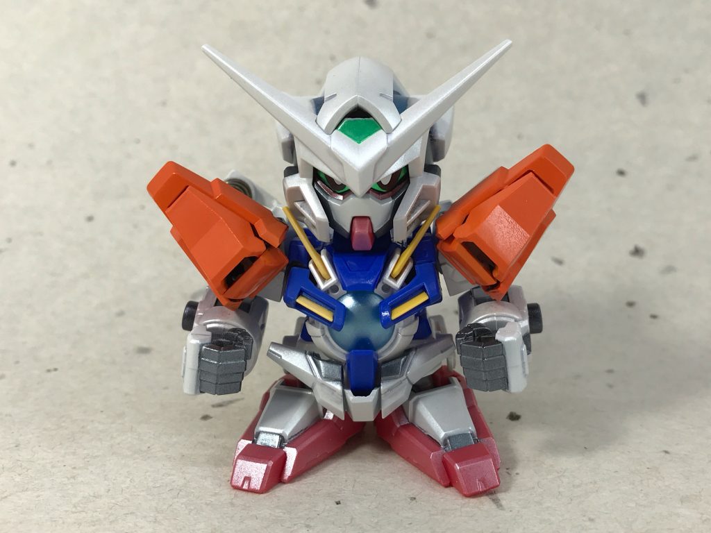 正面から。
そこそこ塗り分けも頑張っています。あと、何故か無意味にパール塗装も施してあったりします。