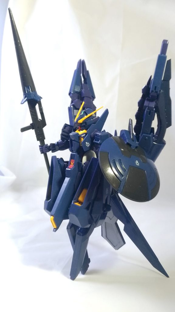 羽根がいい位置にあって、スタンド無しで自立します。しょいものが重いので、ちょっとバランス崩れるとネオジム磁石がとれちゃうんですけどね。