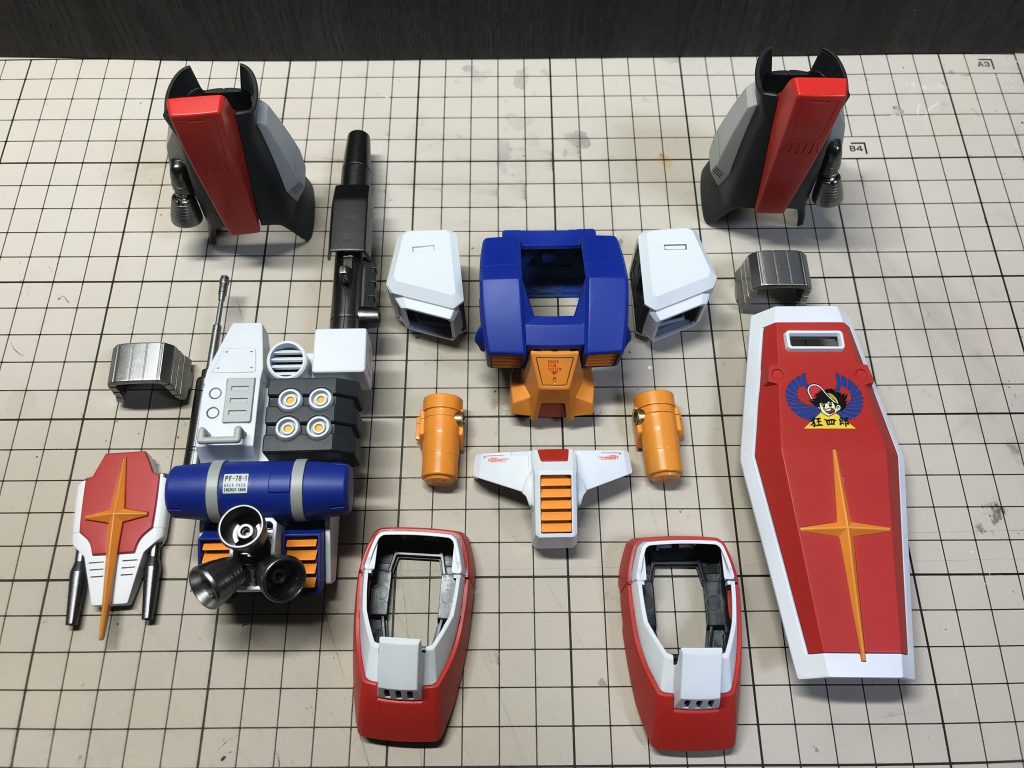 アーマーの脱着はマグネットを使用しました。