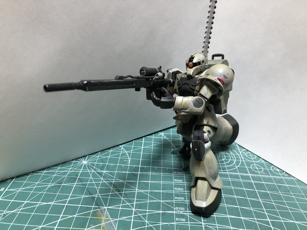 ポージング
やっぱりスナイパー系の機体はライフル構えてる時が一番カッコいいですよね!