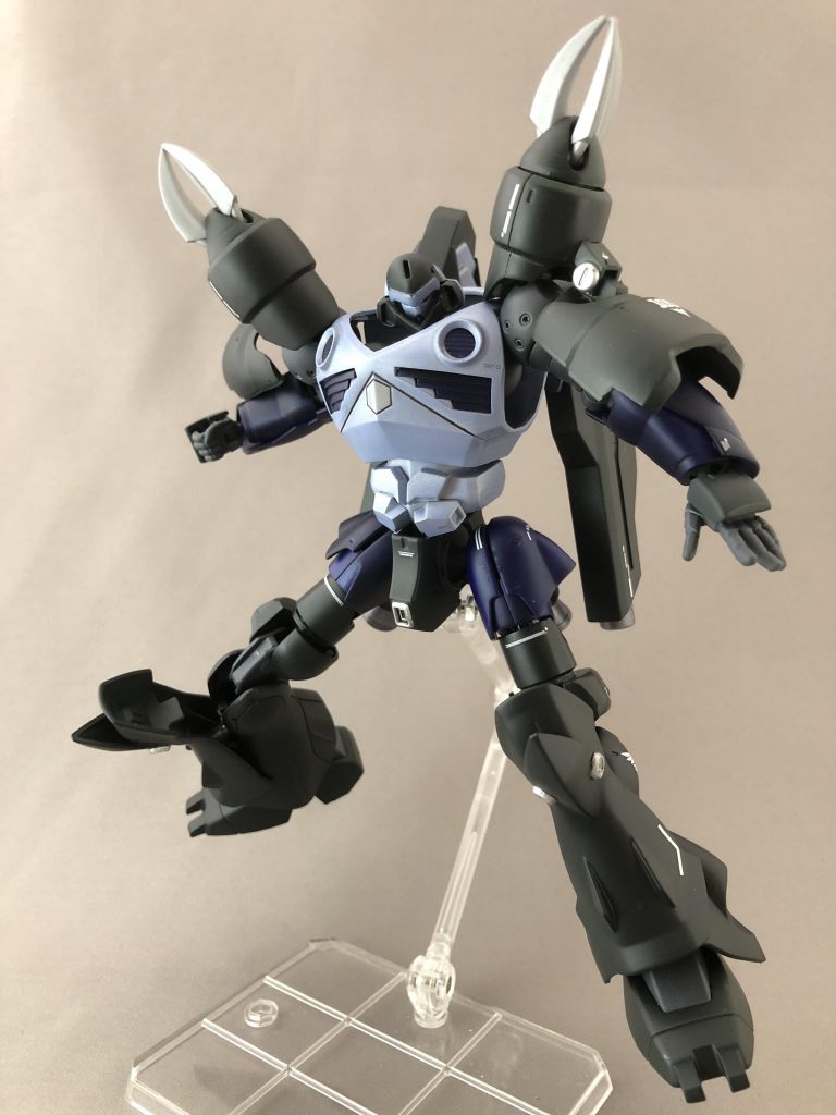 そう、その通り!GズゴックのGは「ガンダム」のG!
銀の頭に蟹味噌乗せて、海陸王者ガンダムズゴック、定刻遅れてただいま完成!