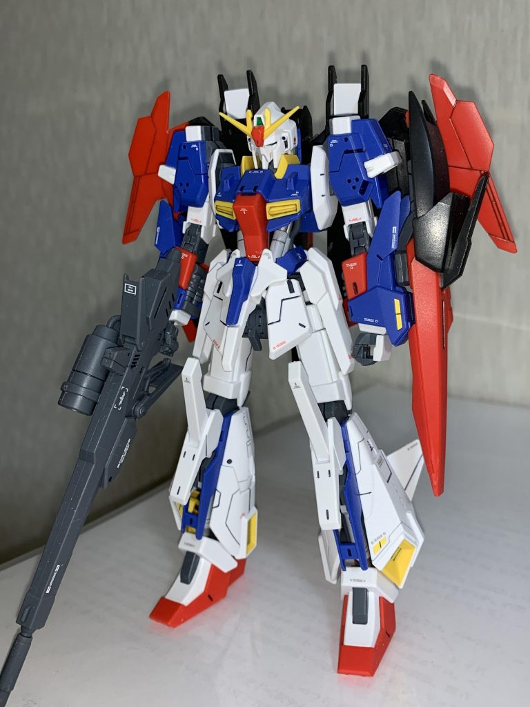 斜め前から
元々ディテールが細かいキットなので、各所に配置したデカールと合わせて情報量がかなり高くなってると思います。