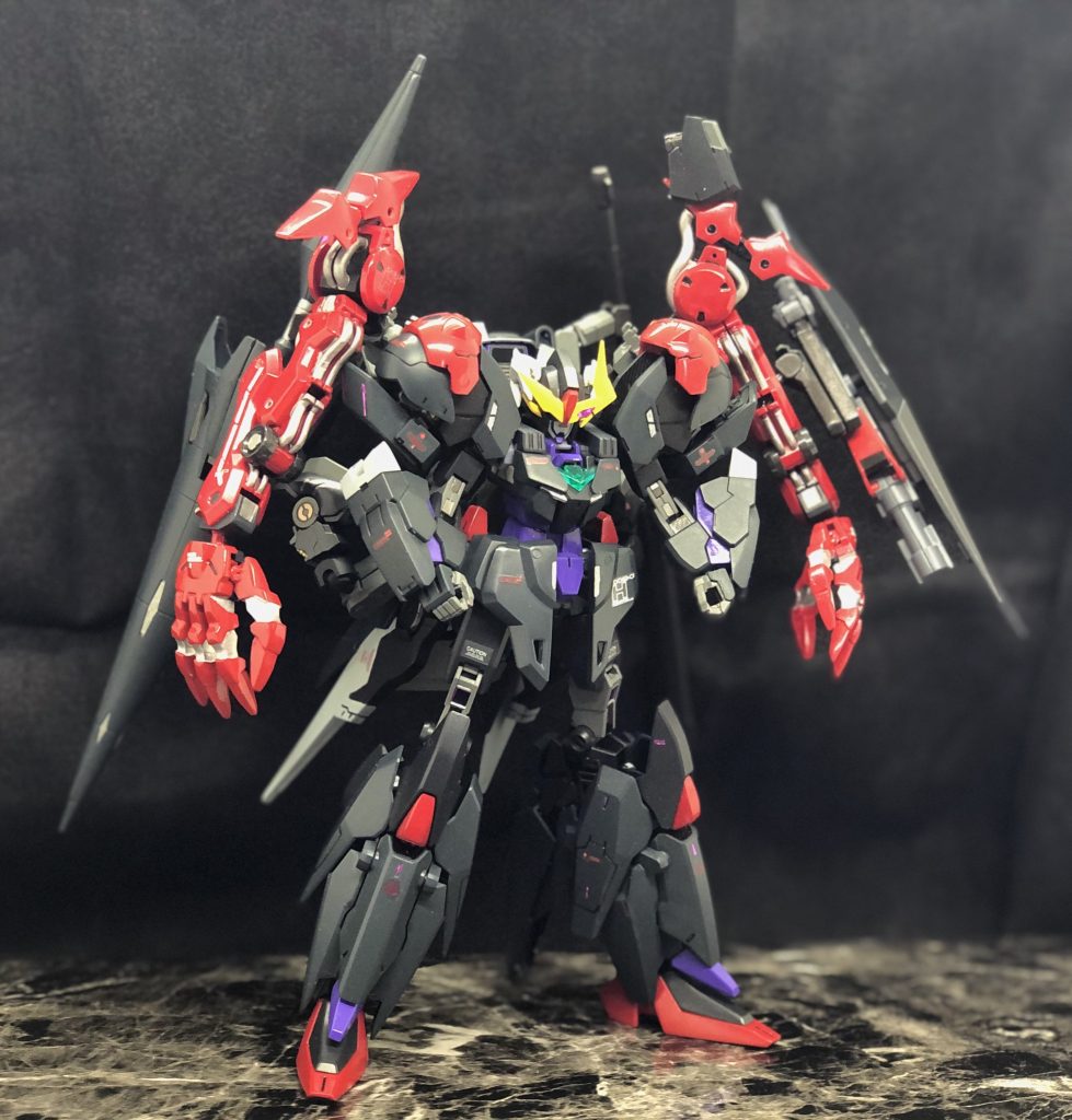 大型アームユニットを追加でつける事によってよりマッシブ感が出ますね