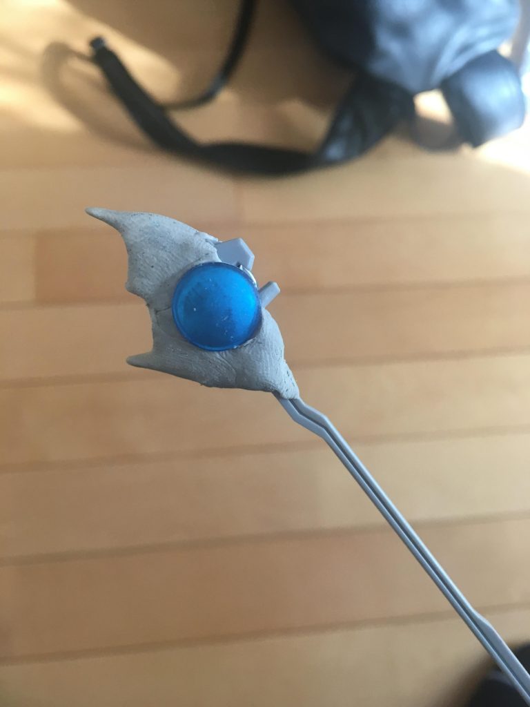 やる気になったのでデスヘル(EW)のビームシザースにパテ盛ってシアクアンタの余剰クリアパーツをはっつけました。頑張った