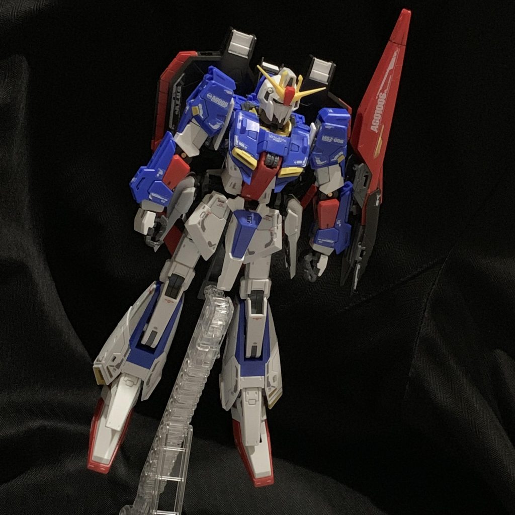 制作自体は特に凝ったことはしていません。メラミンスポンジで簡易艶消しを掛け、アルコール綿で清掃・脱脂した後リアリスティックデカールを貼り貼り。
苦労したのはむしろ撮影の方で、物の固定とカメラアングルを試行錯誤しまくりでした。