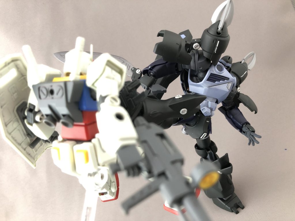 恵まれた体格から繰り出される格闘技は威力絶大!
ビーム兵器など花拳繍腿。近接格闘こそ王者の技よ!