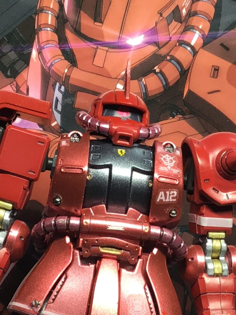 前面も所々メタルパーツを使用してます