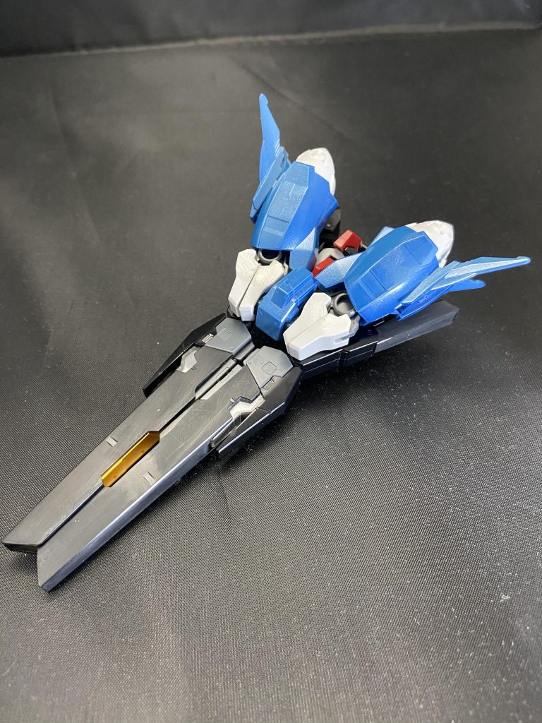 背部に接続される武装支援ユニット。
武装はここに集約されています。