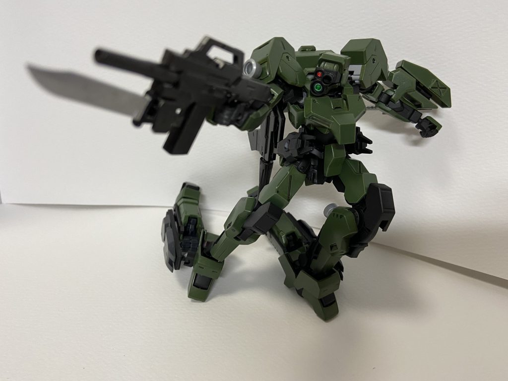 高速移動をしながら弾をバラまくことに特化している