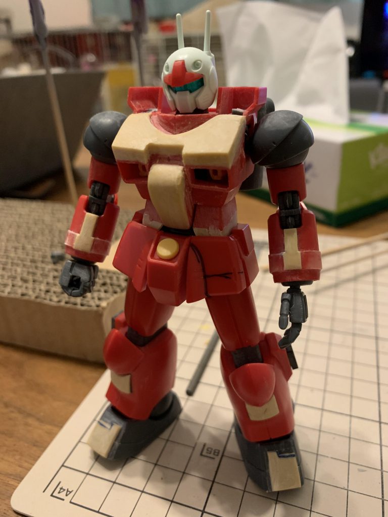 胸部を厚くして、手足に追加装甲的なパーツを作ってみました。