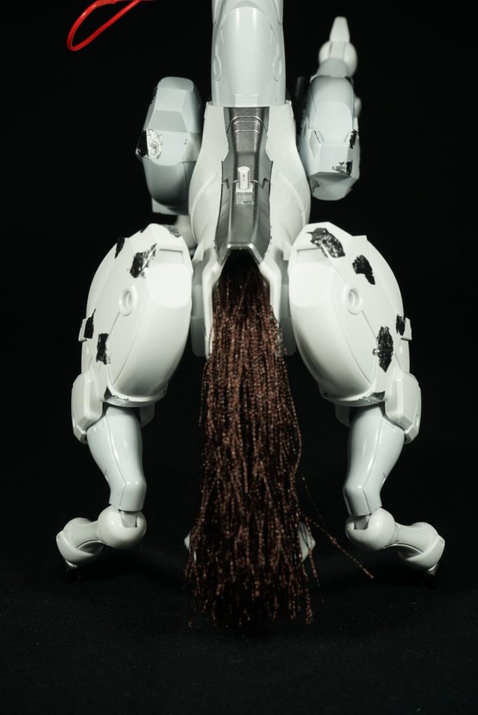 尻尾は100均のアクセサリーのアイテムを使用