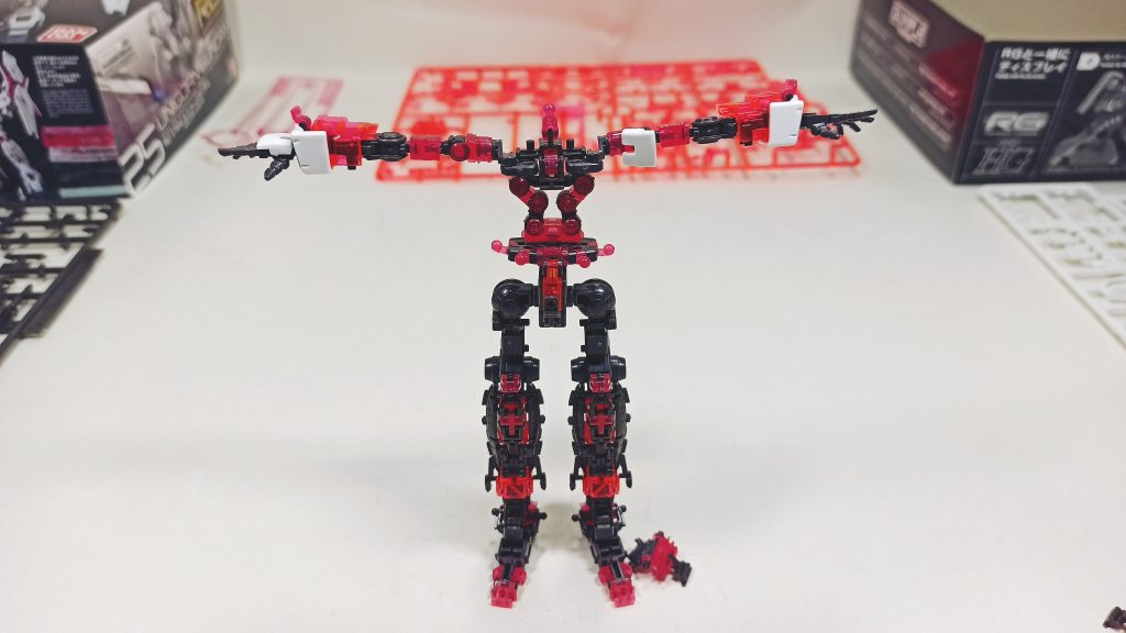 *胴体も組み立てます。*