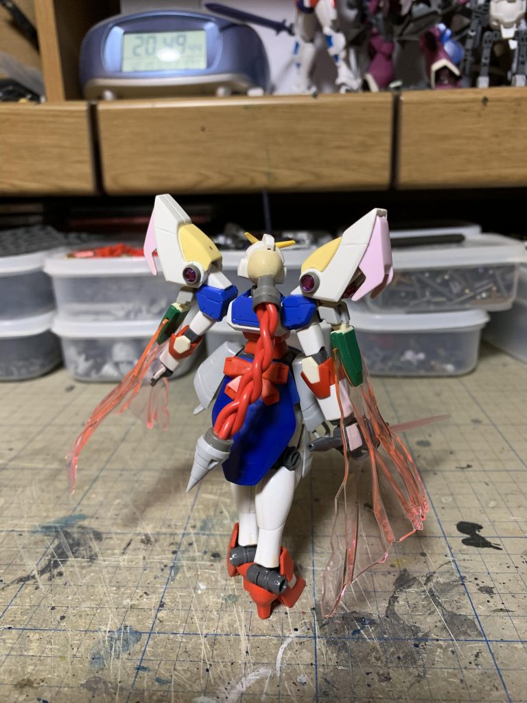 実はガンプラビルダーズの頃に作りかけて放置していたものを再利用する形で、操兵ワールドで使わせて頂きました。