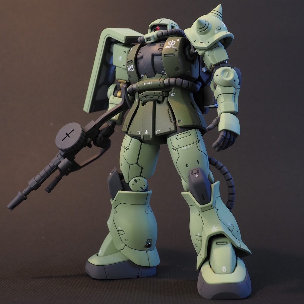 丁寧に表面処理とスジ彫りの深堀りをしただけでこの出来のザクが手に入ります。