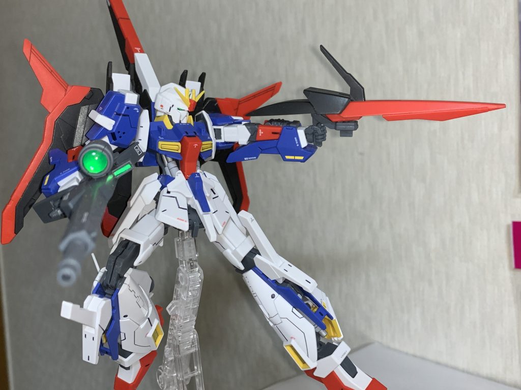 シールドライフルを持たせて二丁ライフルに。ここでもしっかり光ってくれるHアイズさん素敵