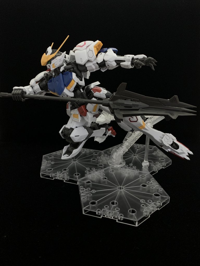 MGサンプル画像を参考にポージング