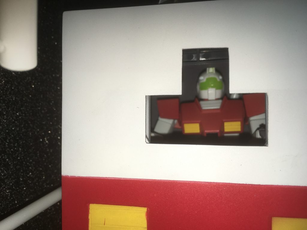 そして気がついた人も多いと思いますが中には誰かいます。