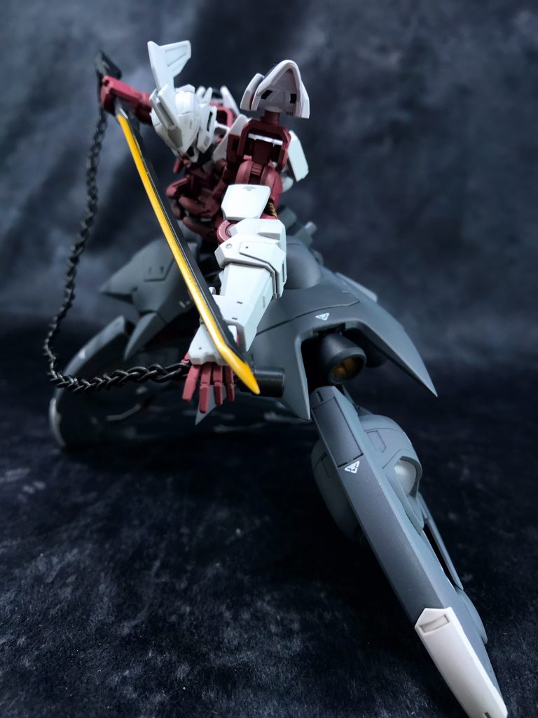 その名の通り、斬ってきます。危ない。

武装はゴールデンにラミネートされたポン刀ひとつだけですが、そのぶんその刀だけでなんでもやっちゃう系のアレです。とても危ない。