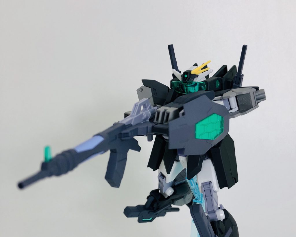 アサルトカービン
ライフルとセンサーシールドを接続、フォロスクリーンを展開して狙撃モードに