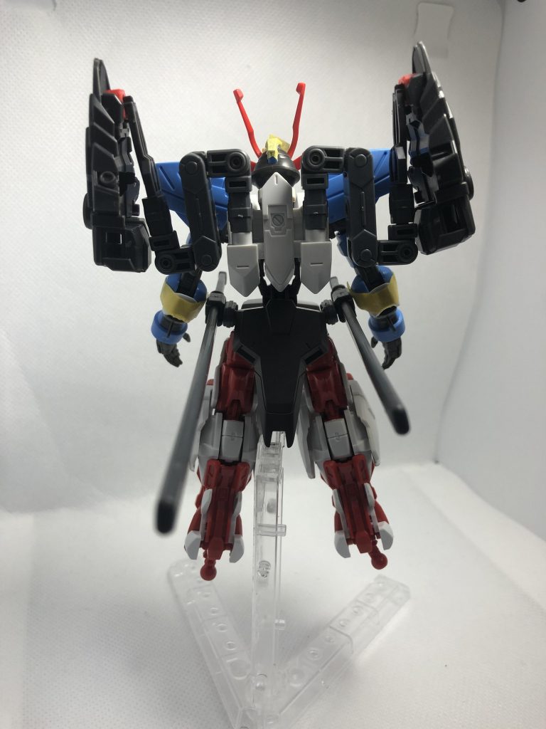 背中のサブアームの固定にはバトルアームアームズとバエルのパーツを使っている
日本刀はMSGの物を使用、鞘にヴィダールの腕パーツを一部切り落とした物を接着
さらに切り落とした部分には代わりにダブルオーガンダムの脚部パーツを一部接着している