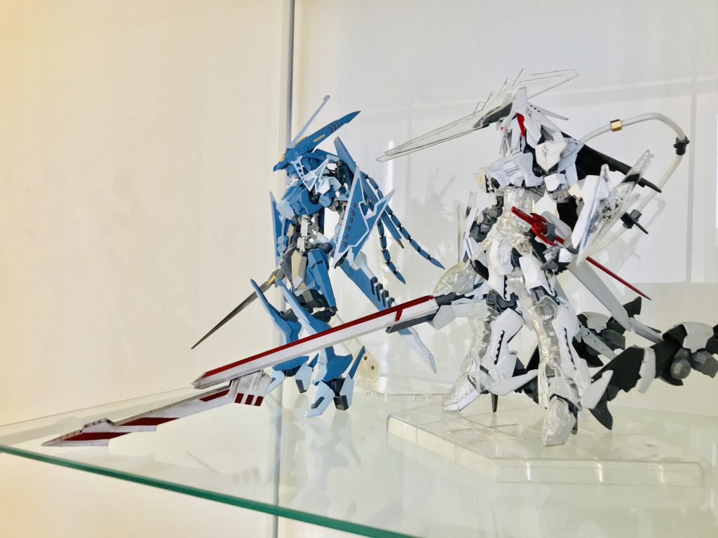 以前にこれまた一目惚れして制作したツァラトゥストラ・アプター・ブリンガーと並べて。

ダルマスはいつかミラージュのもとに来る設定らしいので、いつかこんな並びが見られる日が来るのでしょうか😌