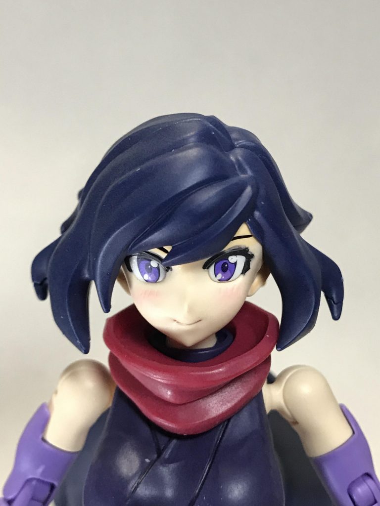 塗装はまつ毛と、裏からはめる眉毛のパーツを裏から黒で塗っただけ。