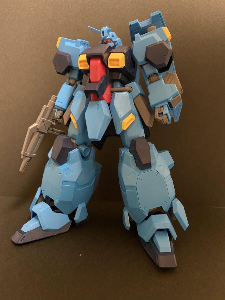 素組みです。UC準拠なので設定画とスタイルが違いますが、特に気にならなかったのでそのまま作りました。