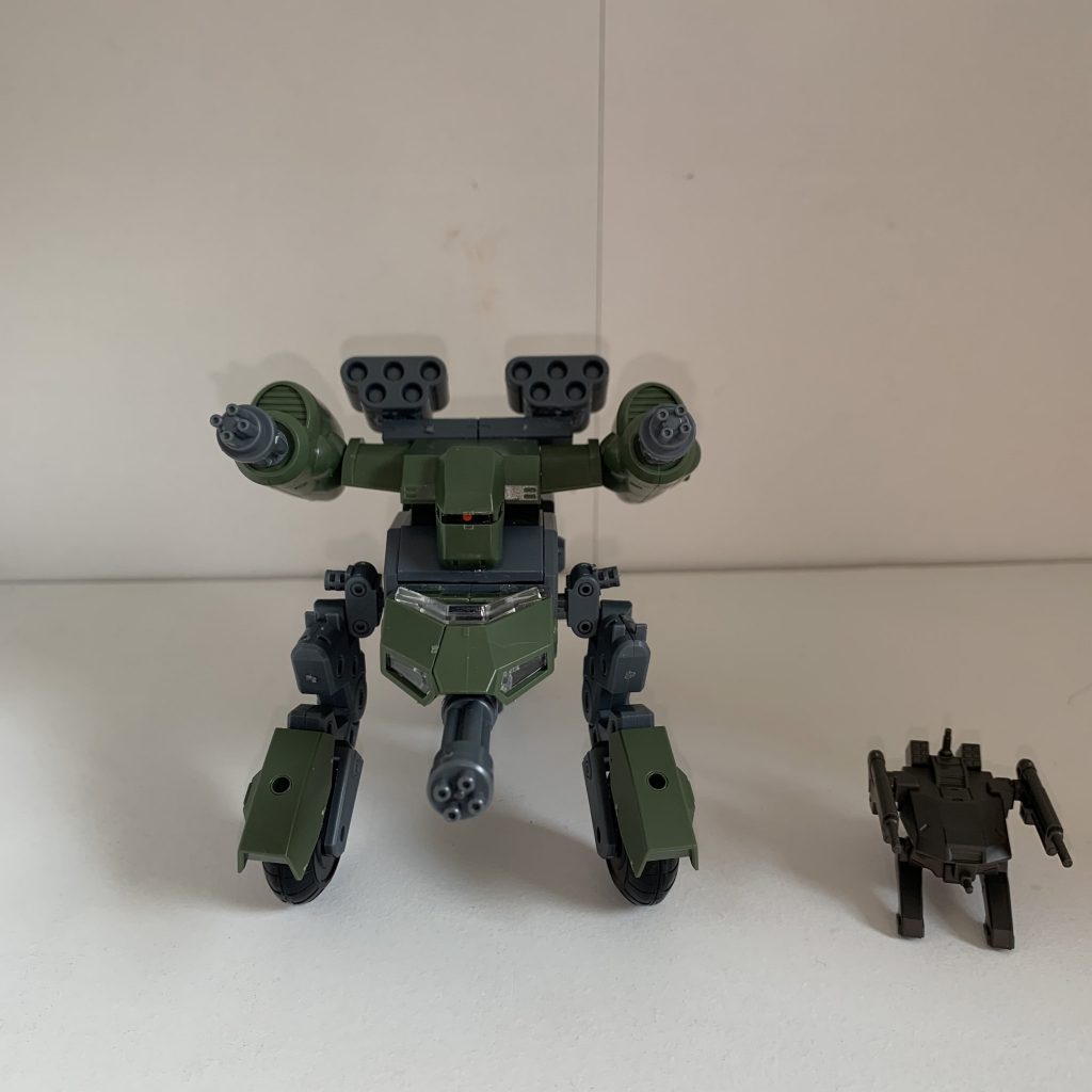 グリモアレッドベレーのバックパックをベースにティルトローターやマシンライダーのパーツを使用