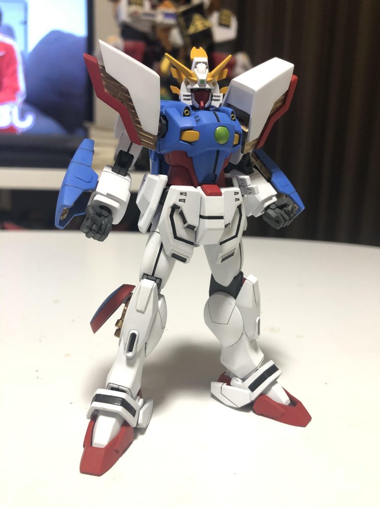 勿論スーパーモードにも出来るわけですが、ゴールド部を苦手な筆塗りした結果めちゃ汚くなってしまい後悔してます…。

加えて肩パーツのスライド差し替えですが、クリアランスを考えずゴールドを塗ったのでモード変更の度にゴリッゴリ削れていきます。