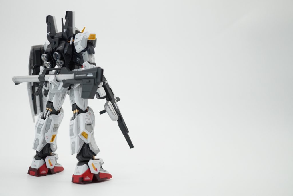 マークII は単体の方がかっちょええっす……
バズーカを腰に付けてるのがいいですよね〜最高ヽ(`Д´)ノ