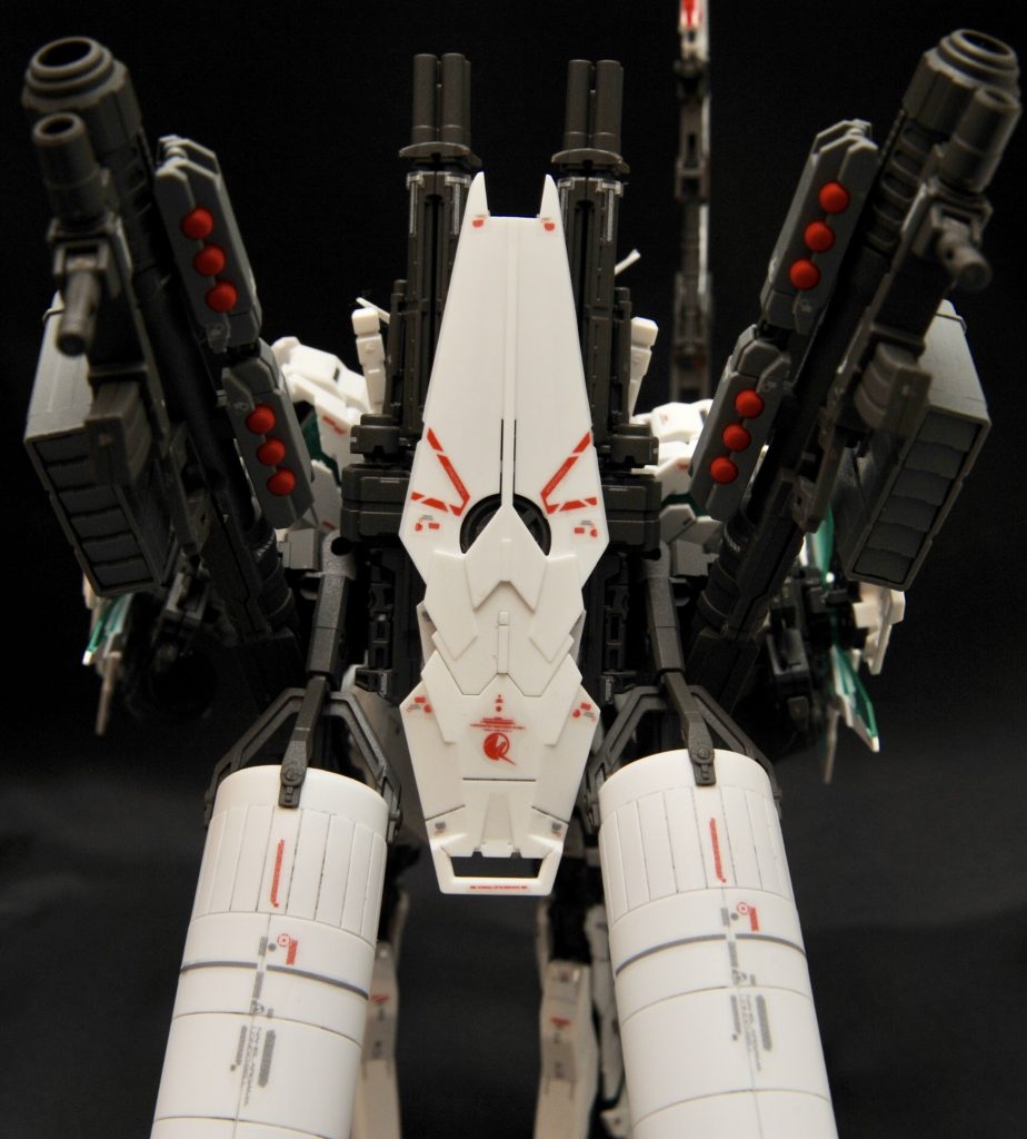 大型ブースターのデカールを貼り間違えているのはご愛嬌。