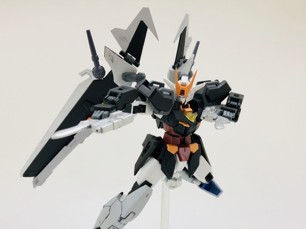 ビームライフルショーティにはナイフを取り付けて銃剣としても使えるようにしてみました。