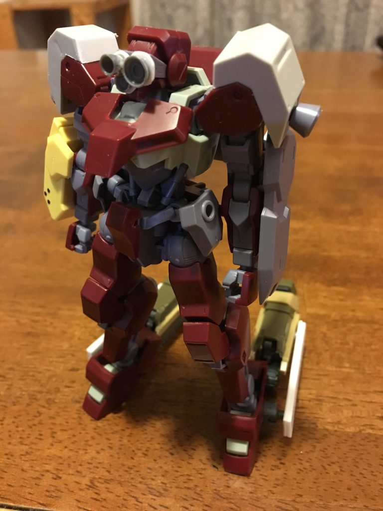 こんな感じにミキシング
肩のブースターはオルガ獅電の余剰でクローラーはロトの脚です