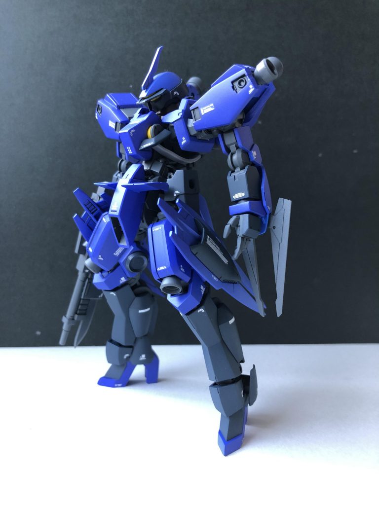 HG 1 144 シュヴァルべ・グレイズ（マクギリス機）塗装完成品 - 模型