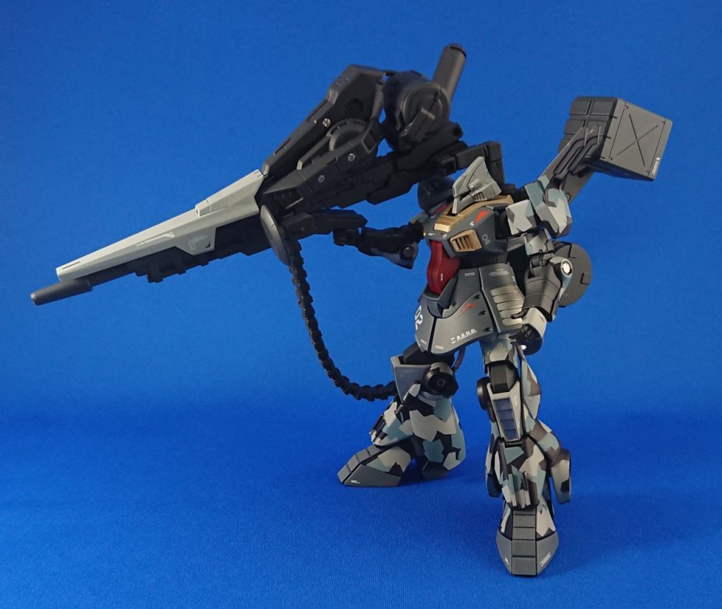 武装がと機体が全体的に入るやや斜め上からのショットが気に入っています。