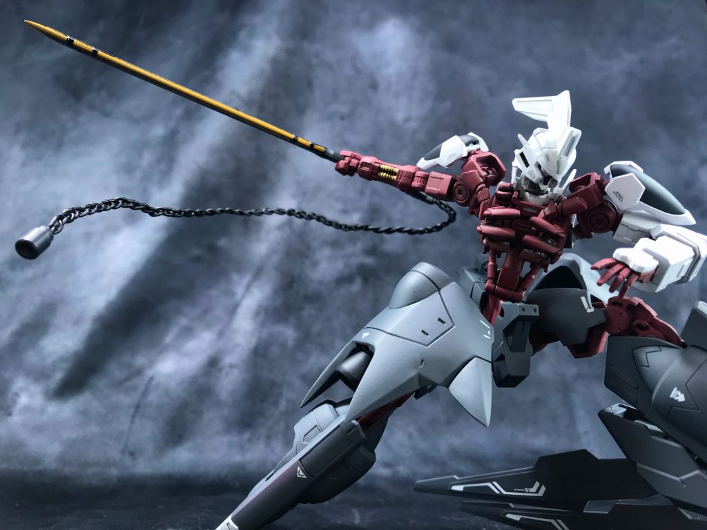 見ての通りの鉄血ガンダムフレーム仕様。
名前も悪魔から取らないとなー…

→丁度いいやついないな…

→もう「斬る専門の悪魔」で「斬魔」でいいや。

という、やんごとなき理由から命名されていたりします。