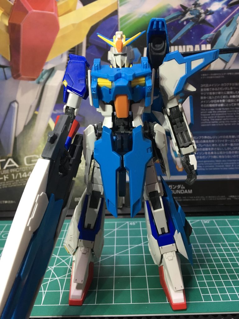 まずは両面テープで移植したいパーツを仮止めしていきます。